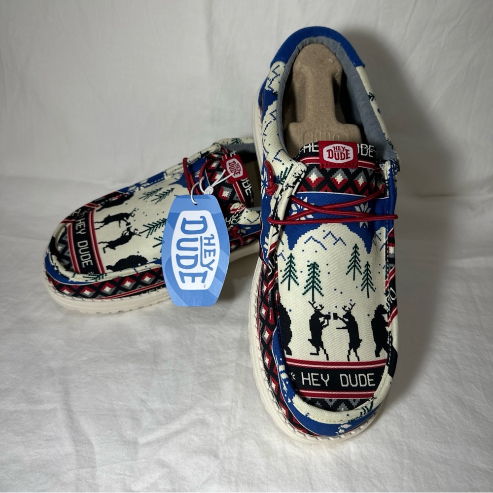 Hey Dude Wally Holiday Cheers Men's Size 11 White/Multicolor Ugly Sweater New